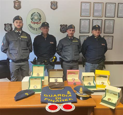 Sequestrati in dogana otto orologi dal valore di 350mila euro 